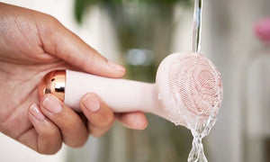 Flawless Cleanse Brush